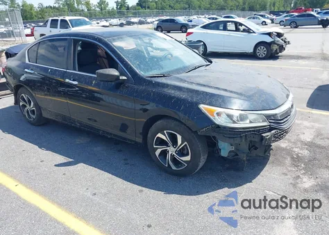 2017 Honda Accord Lx z USA, uszkodzony, nr VIN 1HGCR2F35HA014144